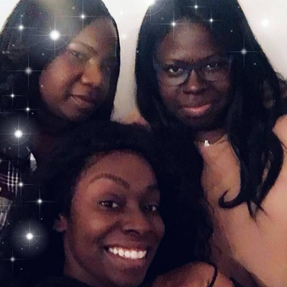 Meet your Posher, Cynthia - Picture 1 of 1